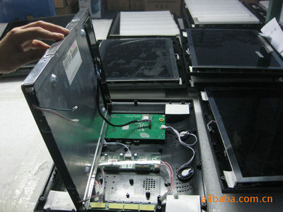 工廠直供15寸數碼相框與廣告機 專業生產、價格優勢、配套掛架